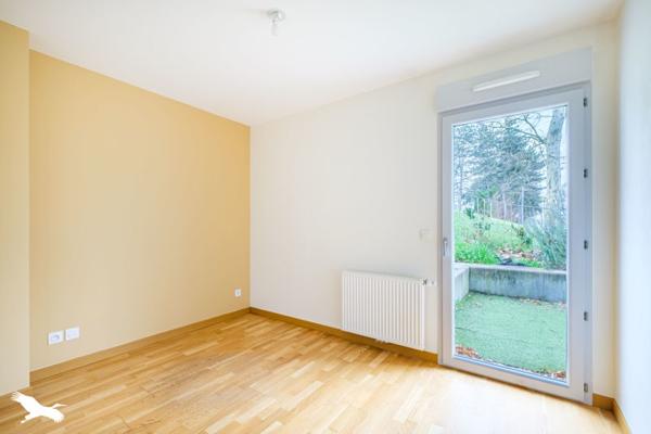 Appartement à louer 1 162 € CC Lyon 4 p 95 m² DPE C