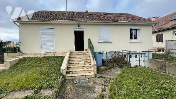 TOURY, Pavillon de trois chambres avec sous sol total