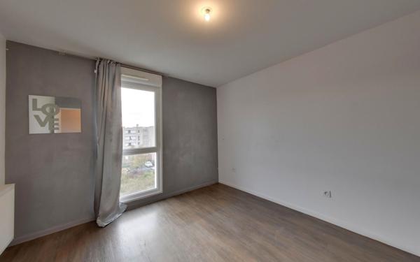 Appartement à vendre    4 pièces • 74,56 m2 Aulnay-sous-Bois