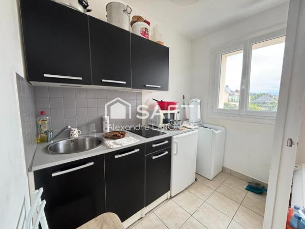 Studio 27m2 vendu loué avec locataire sérieux.