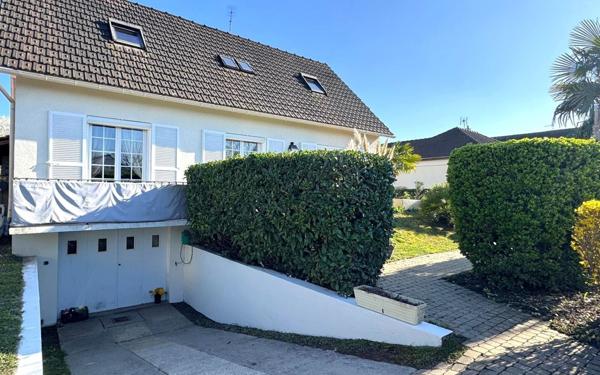 Maison à vendre    6 pièces • 127 m2 Beauchamp