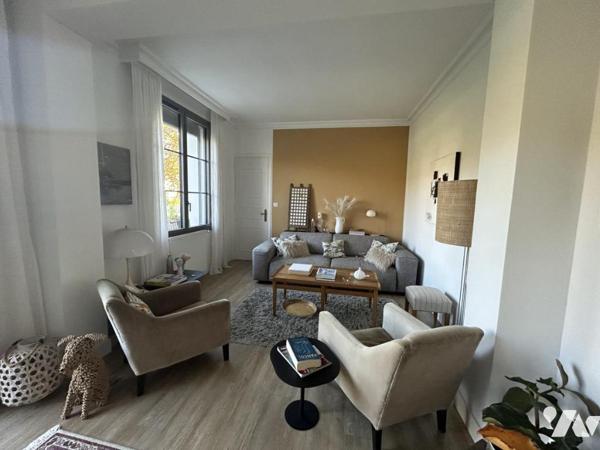 Maison des années 1950 entièrement restaurée , 180m2 hab, parcelle avec piscine.