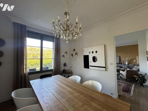 Maison des années 1950 entièrement restaurée , 180m2 hab, parcelle avec piscine.