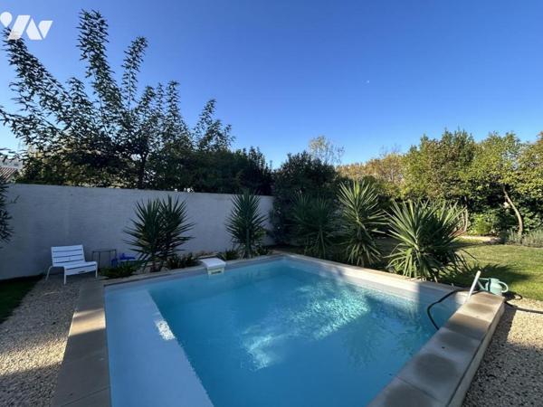 Maison des années 1950 entièrement restaurée , 180m2 hab, parcelle avec piscine.