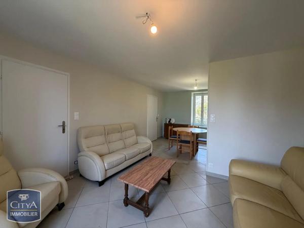 Maison à louer 3 pièces 70.42m² Busset (03270)