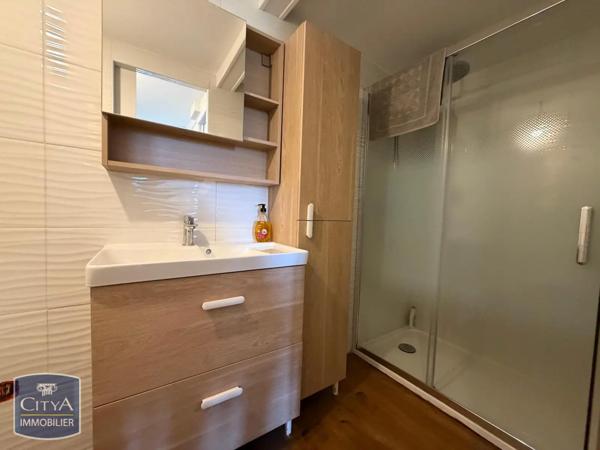 Maison à louer 3 pièces 70.42m² Busset (03270)