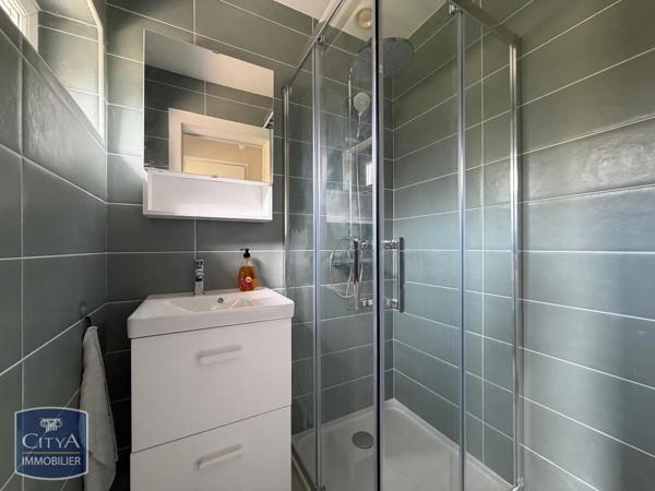 Maison à louer 3 pièces 70.42m² Busset (03270)