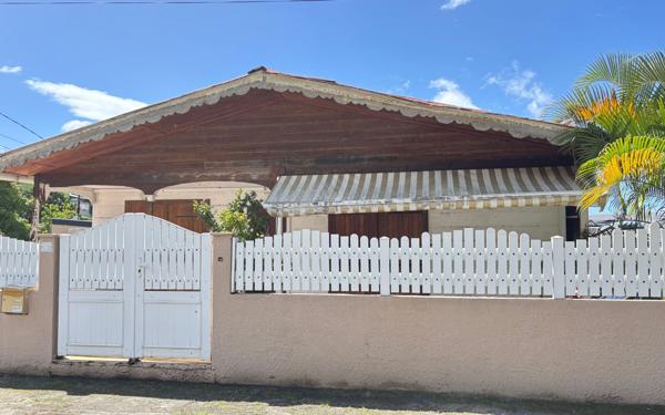 Maison à vendre    4 pièces •  Gourbeyre