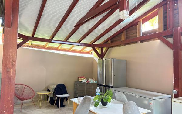 Maison à vendre    4 pièces •  Gourbeyre