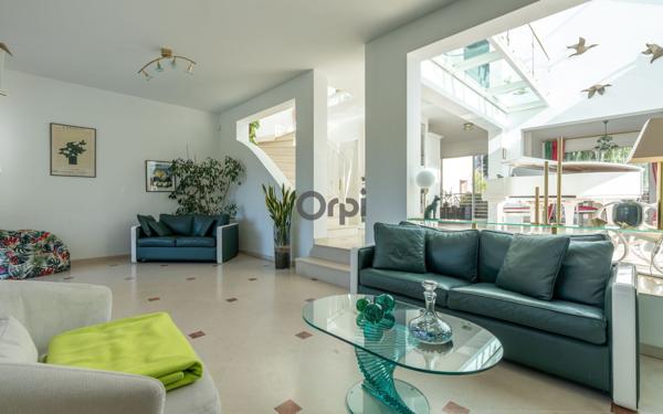 Maison à vendre    7 pièces • 243,70 m2 Chennevières-sur-Marne