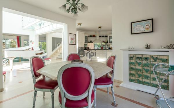 Maison à vendre    7 pièces • 243,70 m2 Chennevières-sur-Marne