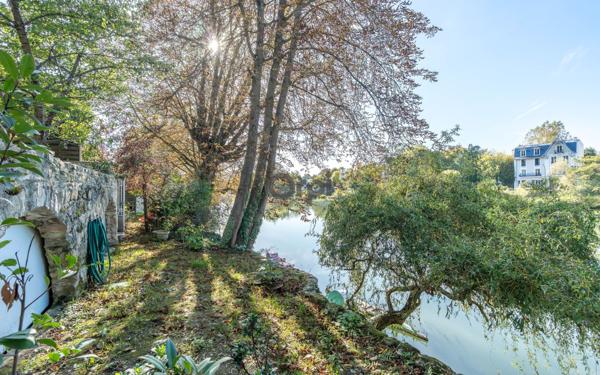 Maison à vendre    7 pièces • 243,70 m2 Chennevières-sur-Marne