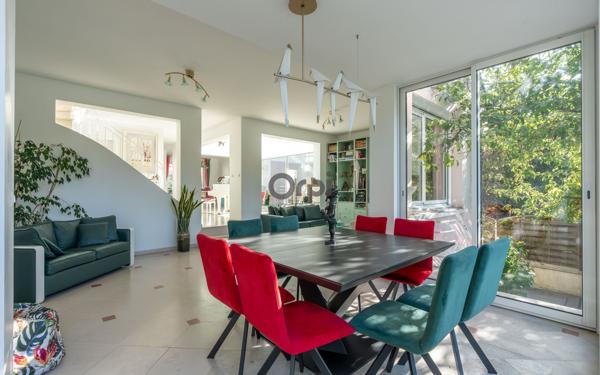 Maison à vendre    7 pièces • 243,70 m2 Chennevières-sur-Marne