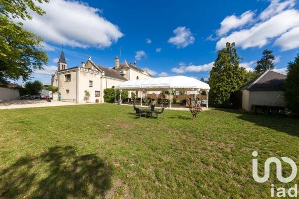 Demeure 14 pièces de 450 m² à Vignoux-sur-Barangeon (18500)