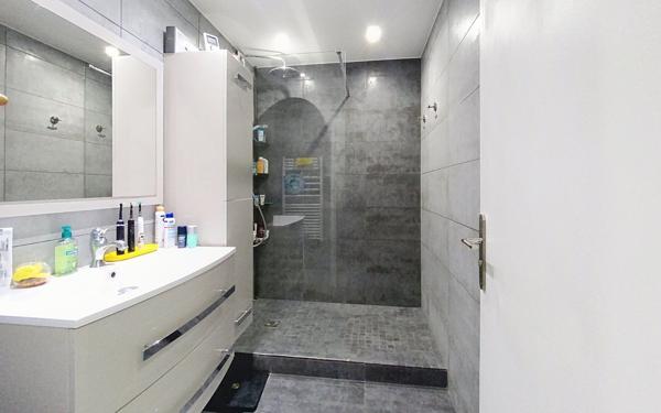 Appartement à vendre    3 pièces • 73,10 m2 Guyancourt