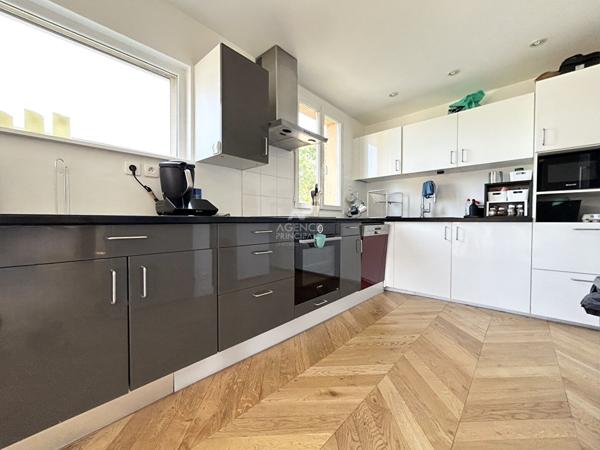 Maison Carrieres Sous Poissy 5 pièce(s) 107 m2 €452 000 ** - Référence 9152