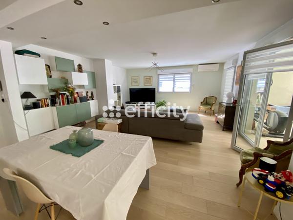 Appartement
         5 pièces
        - 143 m² 770 000 € *