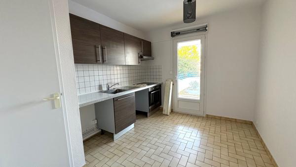 NIORT - appartement T3 avec terrasse et garage
