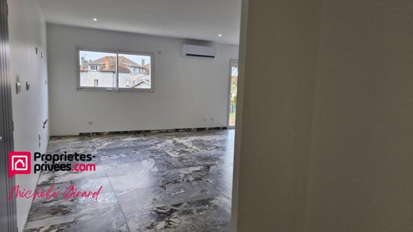 VOUGY  -  VILLA AVEC  TERRAIN CLOS