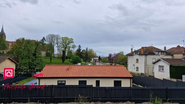 VOUGY  -  VILLA AVEC  TERRAIN CLOS