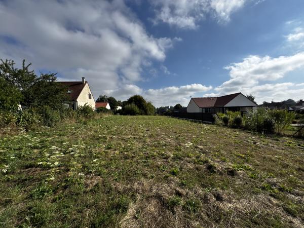 Terrain
        
        - 797 m² 35 000 € *