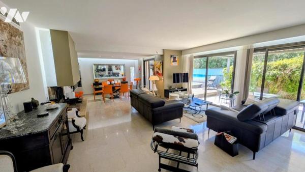 VILLA CONTEMPORAINE DE TYPE 5 EN R+1  