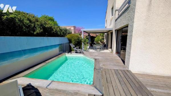 VILLA CONTEMPORAINE DE TYPE 5 EN R+1  