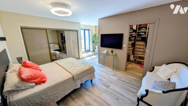 VILLA CONTEMPORAINE DE TYPE 5 EN R+1  