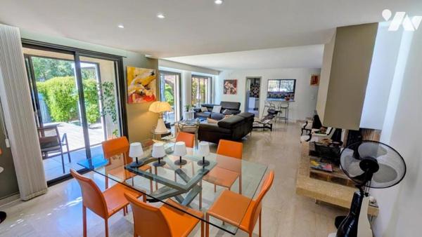 VILLA CONTEMPORAINE DE TYPE 5 EN R+1  