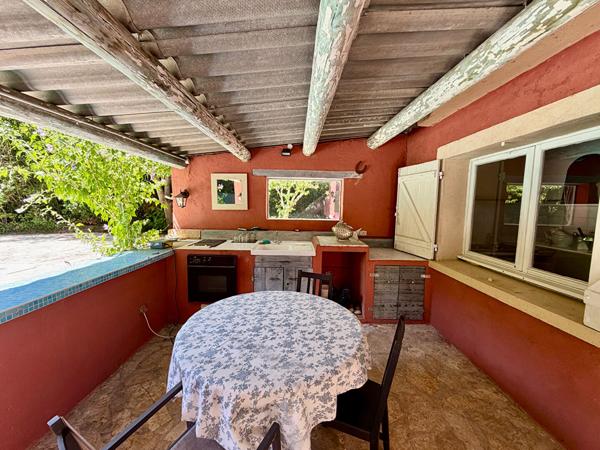 Exclusivité - Maison 7 pièces avec piscine à vendre à Luynes