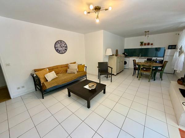 Exclusivité - Maison 7 pièces avec piscine à vendre à Luynes