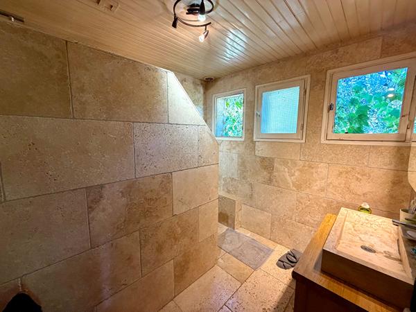 Exclusivité - Maison 7 pièces avec piscine à vendre à Luynes