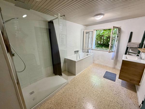 Exclusivité - Maison 7 pièces avec piscine à vendre à Luynes