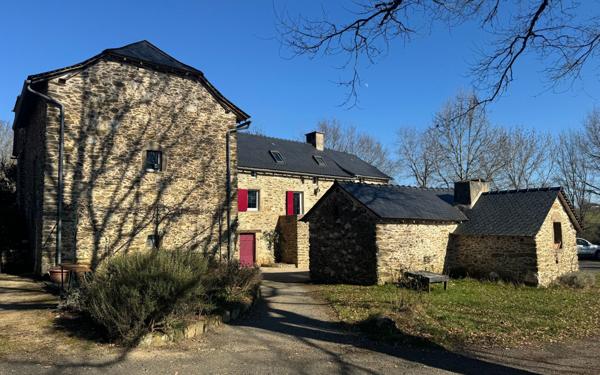 Maison à vendre    5 pièces •  La Salvetat-Peyralès