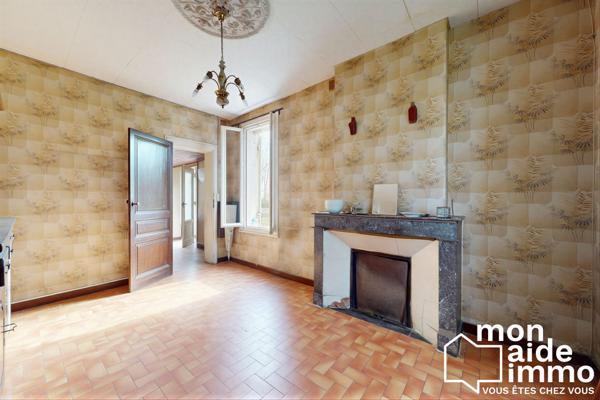 Belle maison en pierre de 200m² + grenier et garages sur 7000m² de terrain