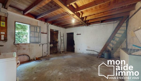 Belle maison en pierre de 200m² + grenier et garages sur 7000m² de terrain