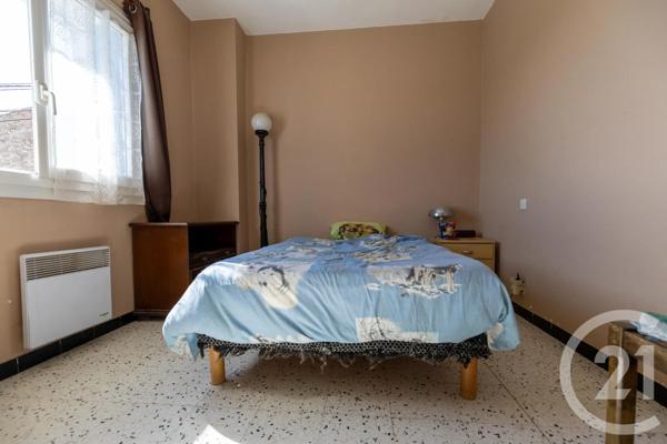 Immeuble à vendre  265,27 m 2   SERVIAN  - 34