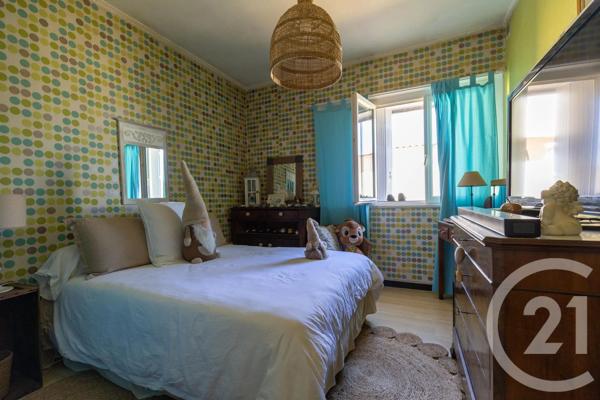 Immeuble à vendre  265,27 m 2   SERVIAN  - 34