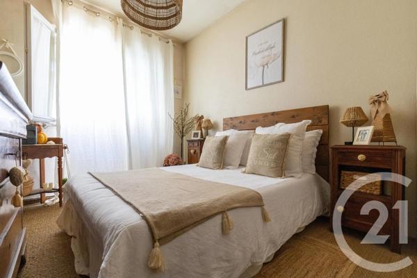 Immeuble à vendre  265,27 m 2   SERVIAN  - 34