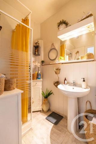 Immeuble à vendre  265,27 m 2   SERVIAN  - 34