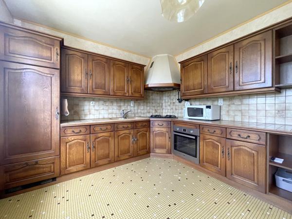A proximité du Golfe du Morbihan MAISON REGIONALE 4 chambres à Vendre