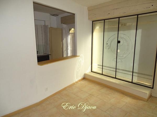 Maison de village Thenon 3 pièce(s) 79 m2