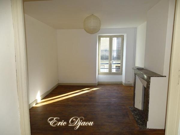 Maison de village Thenon 3 pièce(s) 79 m2