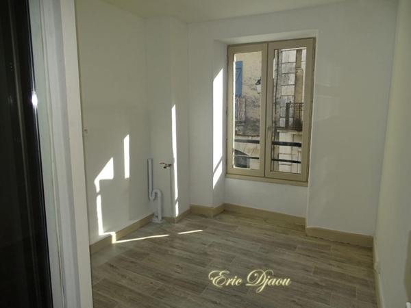 Maison de village Thenon 3 pièce(s) 79 m2