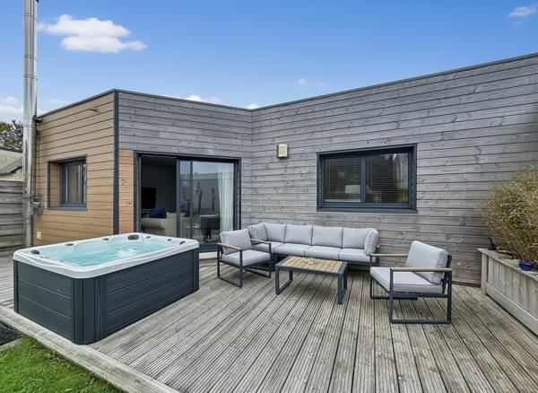 Maison
         4 pièces
        - 94 m² 296 000 € *