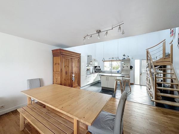 Maison
         4 pièces
        - 94 m² 296 000 € *