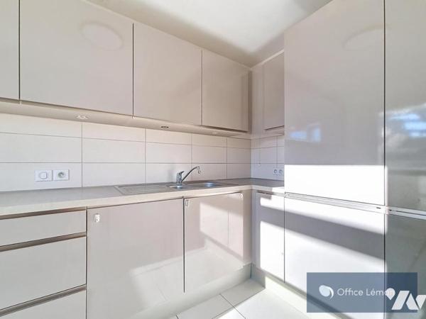 Appartement de type 4 dans résidence récente