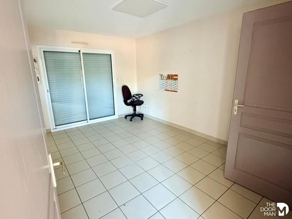 Bureau - À vendre - 200 m² - TREVE | The Door Man