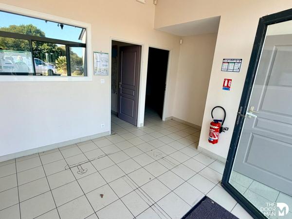 Bureau - À vendre - 200 m² - TREVE | The Door Man