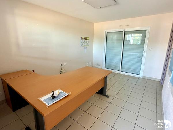 Bureau - À vendre - 200 m² - TREVE | The Door Man